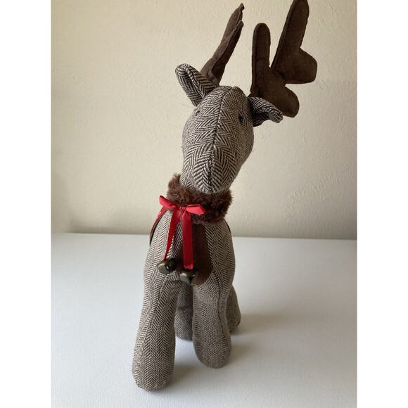VIN. Fun Farm Christmas Reindeer Plush Stuffed. 18 Inches Tall - Picture 5 of 6